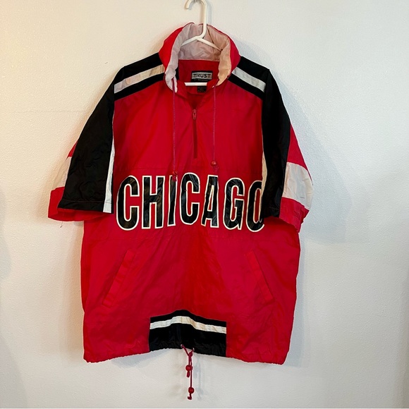 Vintage Other - Vintage Chicago bulls short sleeve windbreaker pullover men’s XL red black top
